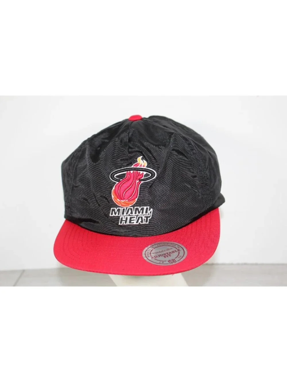 Mitchell Ness Hardwood Classics Miami Heat Logo Strap Hat Red Bill EUC